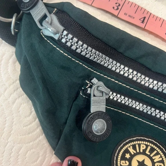 Vintage Kipling Waist Bag Green Crinkle Fanny Pack Belt Bag with furry Monkey - Picture 11 of 14